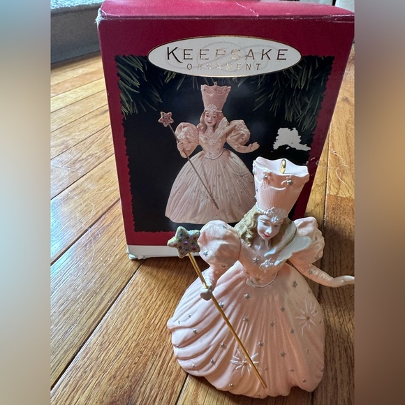 Hallmark Keepsake Ornament The Wizard of Oz Glinda Good Witch of the North 1995 - Picture 7 of 8
